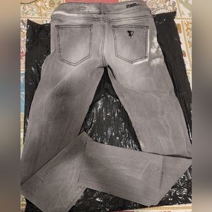 🔴2/$15 - GUESS jeans womens
